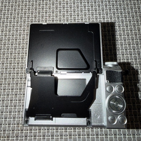 Nikon Silver Digital Camera with Lens - Picture 8 of 12